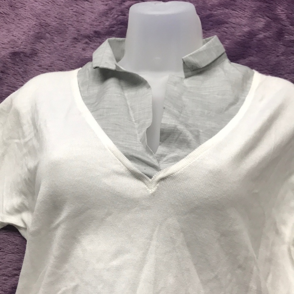 SOLD! ❌Beautiful ST. JOHN blouse 😱💘